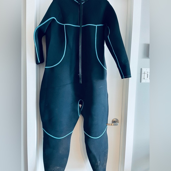 Hevto Plus Size Wetsuit - Picture 8 of 12